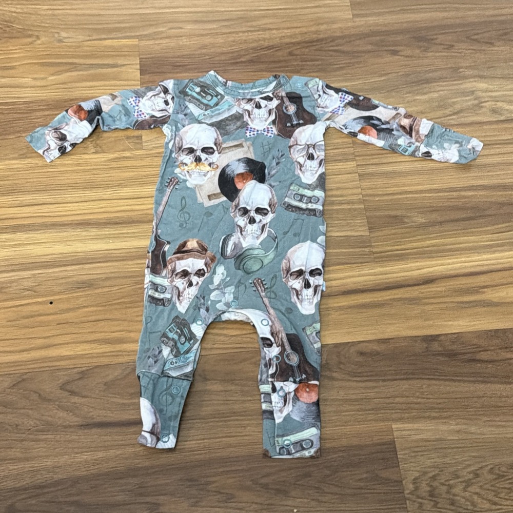 Posh Peanut Baby Boys 3-6 Months Halloween Skeleton Sleeper Pajamas VGC Music